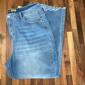 Suzanne Betro High Rise Ankle Straight